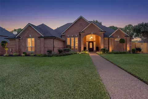 5601 Sycamore Dr, Colleyville, TX 76034