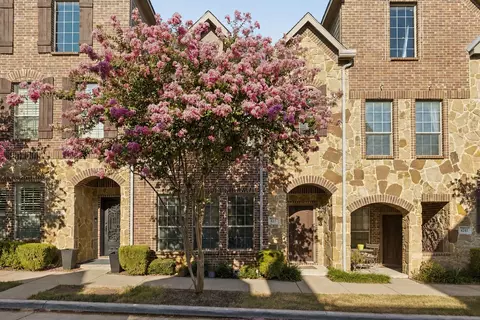 4237 Riverview Dr, Carrollton, TX 75010