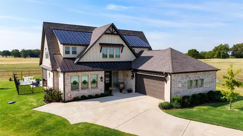 387 Desert Mountain Dr, Gordonville, TX 76245