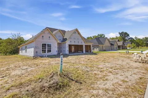 210 Trevor Ln, Greenville, TX 75402