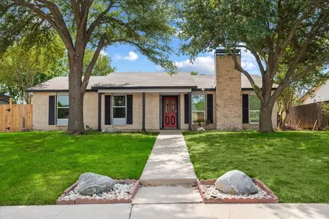 1206 Oakbluff Dr, Lancaster, TX 75146