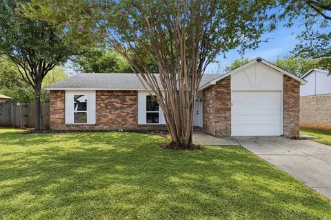 3817 Longmeadow Way, Fort Worth, TX 76133