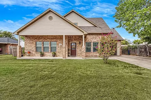 105 Water Ln, Crowley, TX 76036