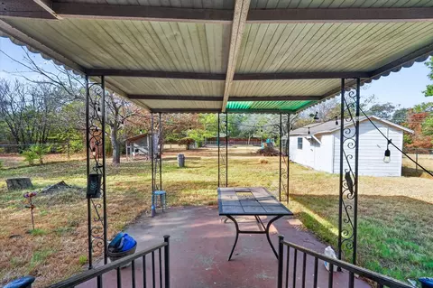 Exterior - 821 Circle Dr, Terrell, TX 75160 photo 3 of 5