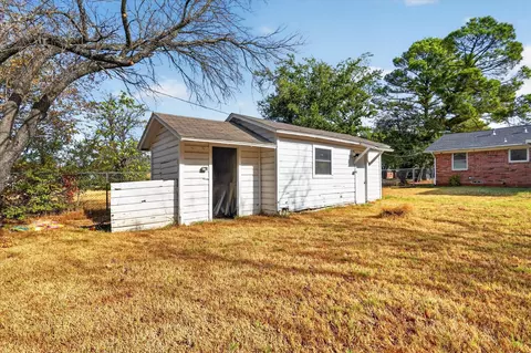 Exterior - 821 Circle Dr, Terrell, TX 75160 photo 5 of 5