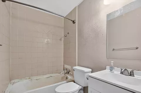 Bath - 821 Circle Dr, Terrell, TX 75160 photo 2 of 2