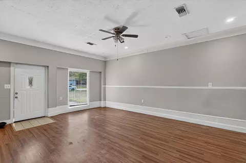 Living - 821 Circle Dr, Terrell, TX 75160 photo 1 of 5