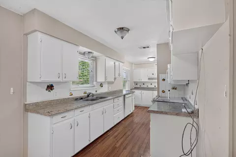 Kitchen - 821 Circle Dr, Terrell, TX 75160 photo 1 of 3