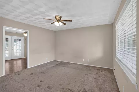 Living - 821 Circle Dr, Terrell, TX 75160 photo 3 of 5