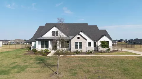 262 Vidrio Dr, Sunnyvale, TX 75182