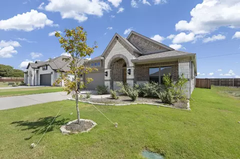 2452 Acacia Rd, Cleburne, TX 76033