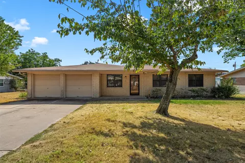 107 E Dawn Dr, Robinson, TX 76706