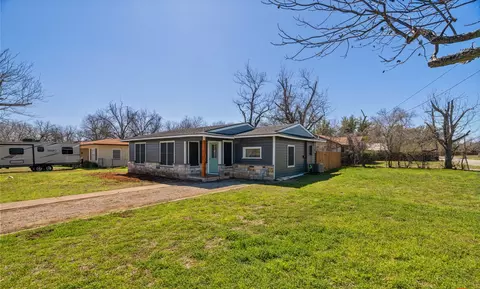 2001 6th St, Brownwood, TX 76801
