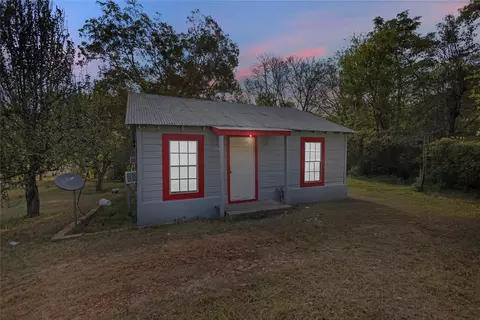 706 Yaney St, Marshall, TX 75670
