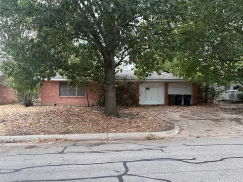 5912 Sandra Dr, Fort Worth, TX 76133