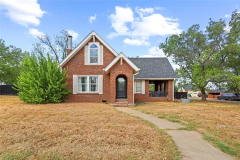 1100 W Walnut St, Coleman, TX 76834