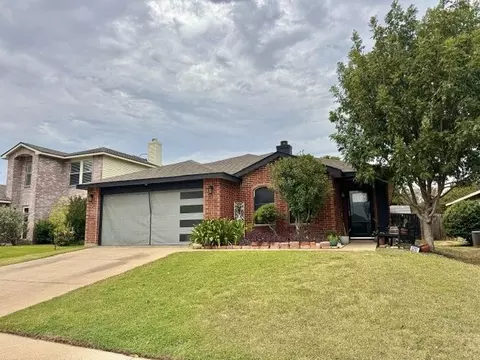 5213 Prestwick Dr, Fort Worth, TX 76135