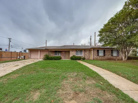 1706 S Travis Ave, Denison, TX 75021