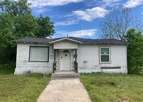 2434 S 9th St, Waco, TX 76706