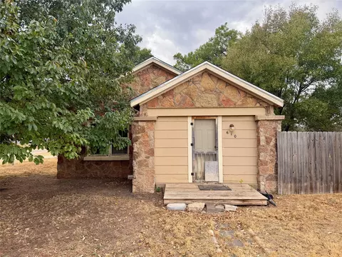 610 8th St, Hawley, TX 79525