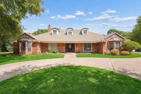 803 Green Tree Ct, Duncanville, TX 75137