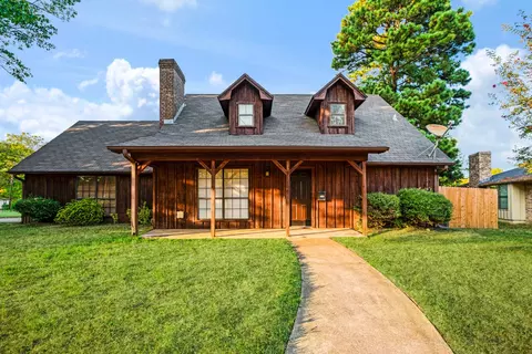 1715 Fairfax St, Paris, TX 75460