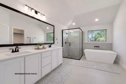 Bath - 1065 Monaco Ct, Springtown, TX 76082 photo 1 of 1
