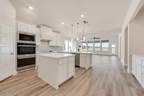 Kitchen - 1065 Monaco Ct, Springtown, TX 76082 photo 1 of 2