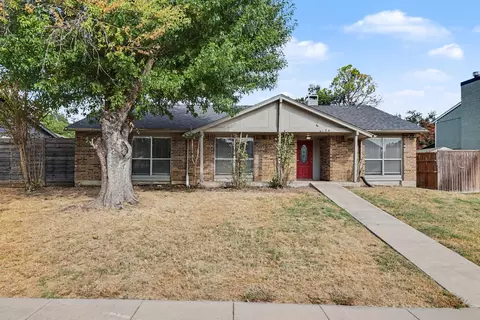 3704 Standridge Dr, Carrollton, TX 75007