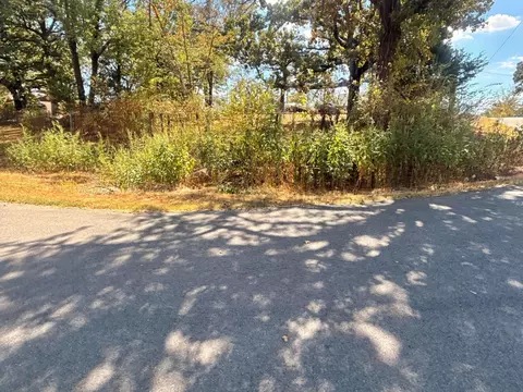616 E Hull St, Denison, TX 75021 photo 8