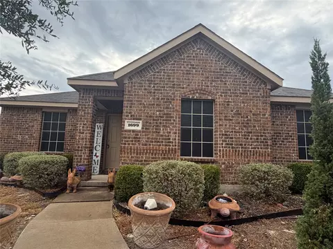 1699 Eagle River Trl, Lancaster, TX 75146