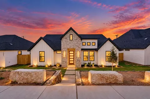 1656 W Wintergreen Rd, Lancaster, TX 75134