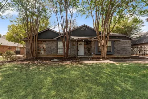 5608 Oak Brook Rd, Arlington, TX 76016