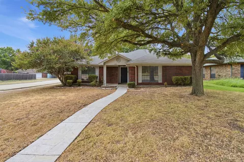 2222 Cortland Cir, Rowlett, TX 75088