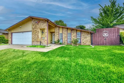 3205 Weather Vane Ln, Dallas, TX 75228