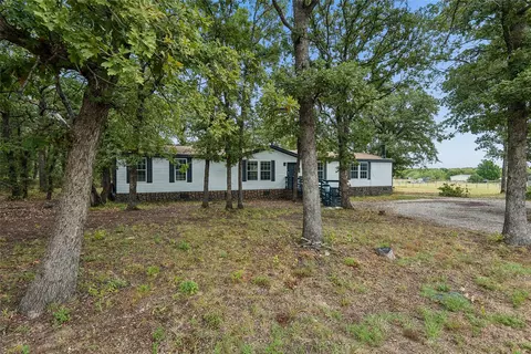 104 Arunda Ct, Weatherford, TX 76085