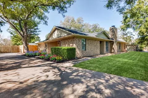 8105 Ravenswood Rd, Granbury, TX 76049