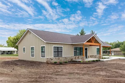 305 7th St, Blanket, TX 76432