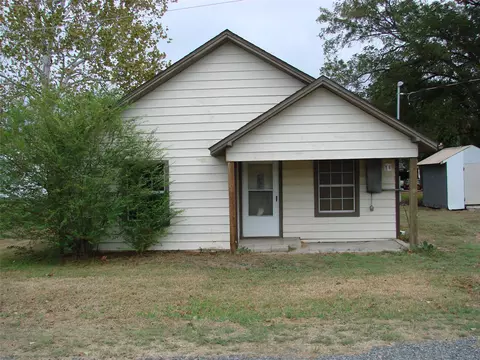68 Oscar Cole St, Callisburg, TX 76240