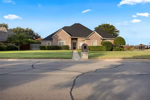 706 Meadowview, Cleburne, TX 76033