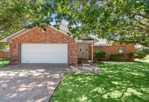 706 Rolling Hills Dr, Hewitt, TX 76643