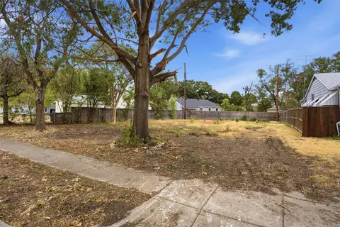 3413 Cloer Dr, Fort Worth, TX 76109