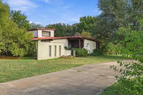5501 Camino Dos Lagos Dr, Sherman, TX 75090