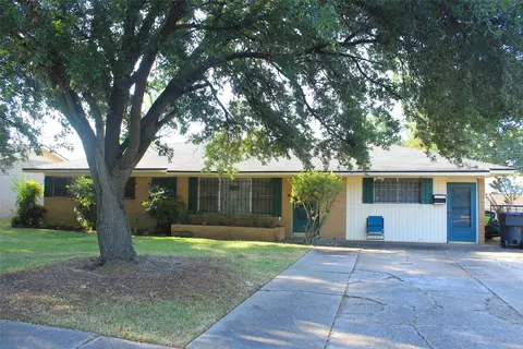 2610 Plantation Dr, Bossier City, LA 71111