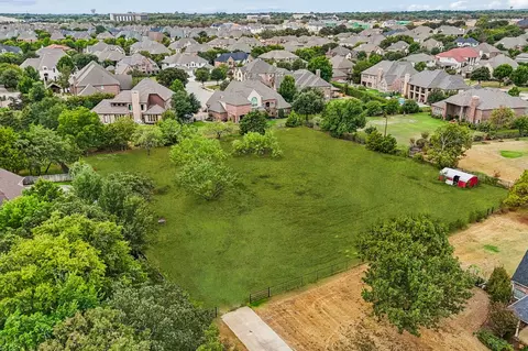 561 E Dove Rd, Southlake, TX 76092