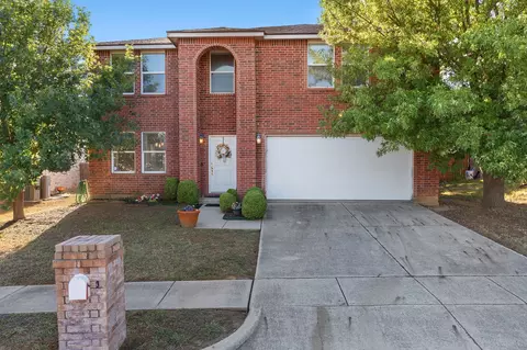 6308 St James Pl, Denton, TX 76210