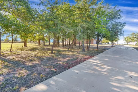 Exterior - 3031 Powell Cemetery Rd, Tolar, TX 76476 photo 3 of 8