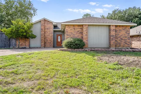 5213 Colonial Dr, Flower Mound, TX 75028