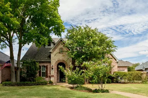 13825 E Riviera Dr, Burleson, TX 76028