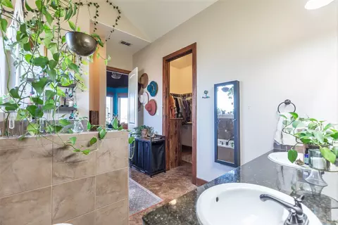 Bath - 7642 Spinks Rd, Abilene, TX 79603 photo 3 of 6